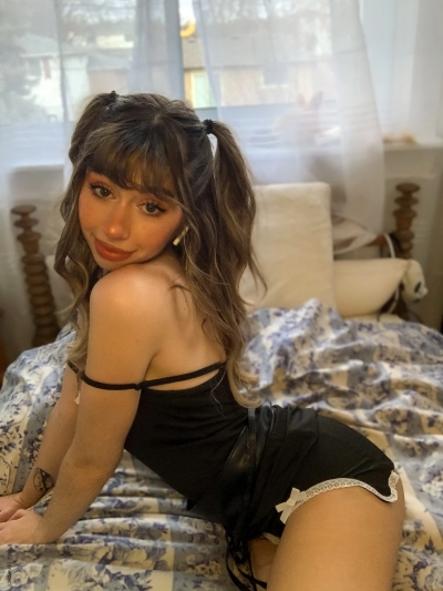 Nude posing and taking a selfie