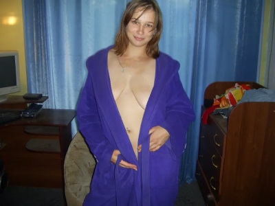 My naked girlfriend loves to tease on camera